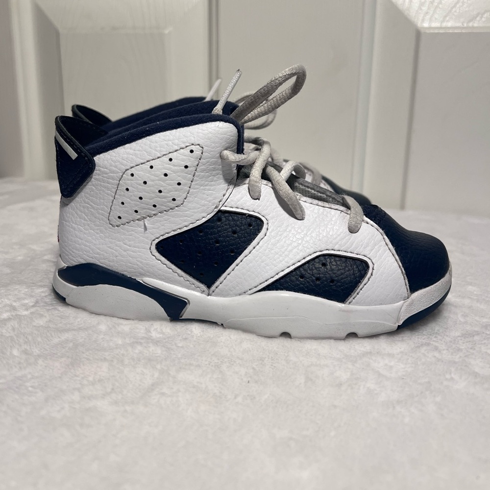Kids Jordan 6 Retro, Size 10c, Blue/White